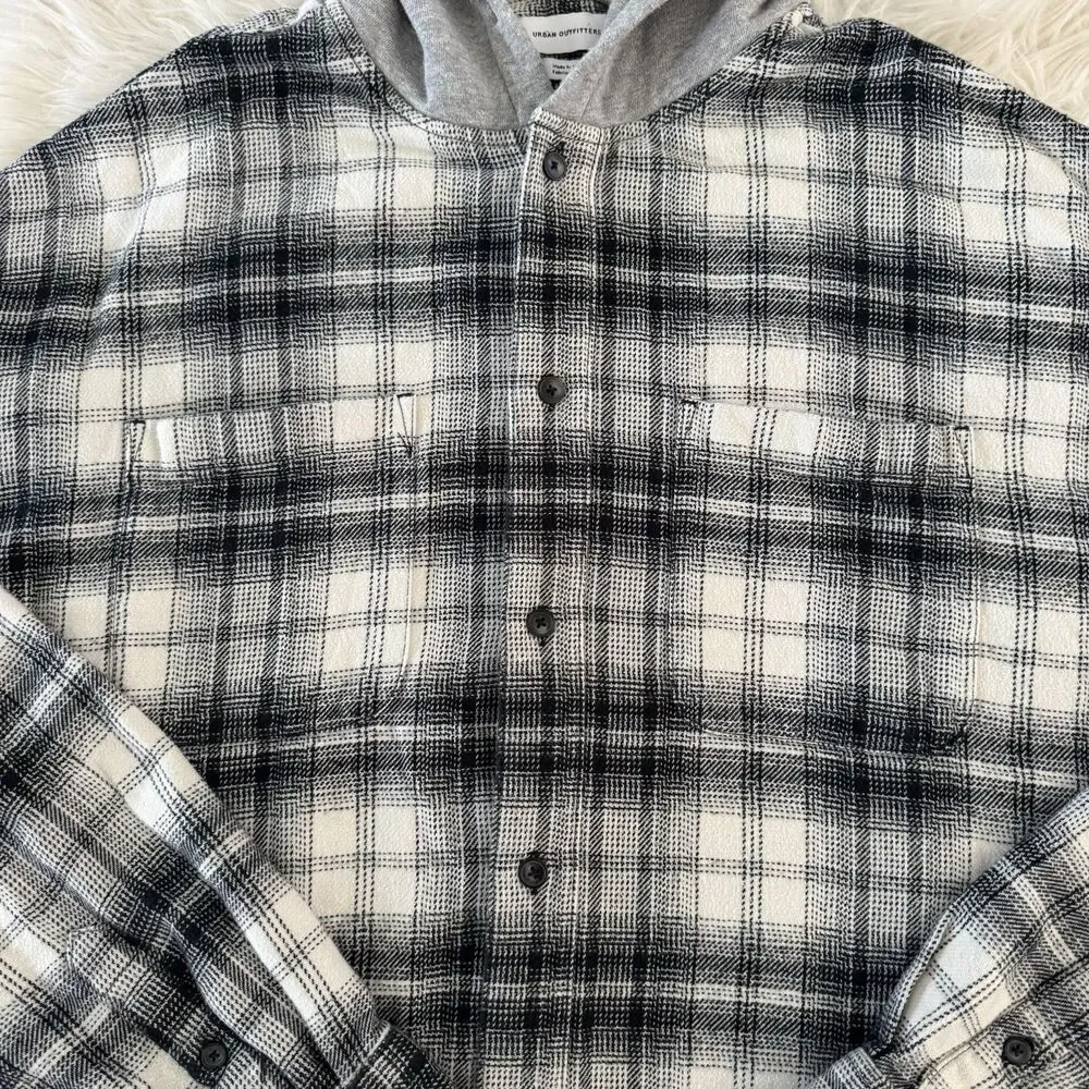 Urban Outfitters Mens Large Hooded Plaid Flannel Outdoor Black White Preppy Fall